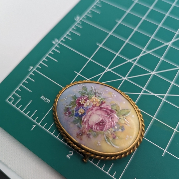 Limoges France Vintage Oval Porcelain Rose Flower Brooch Pin Trombone Clasp - Picture 9 of 9